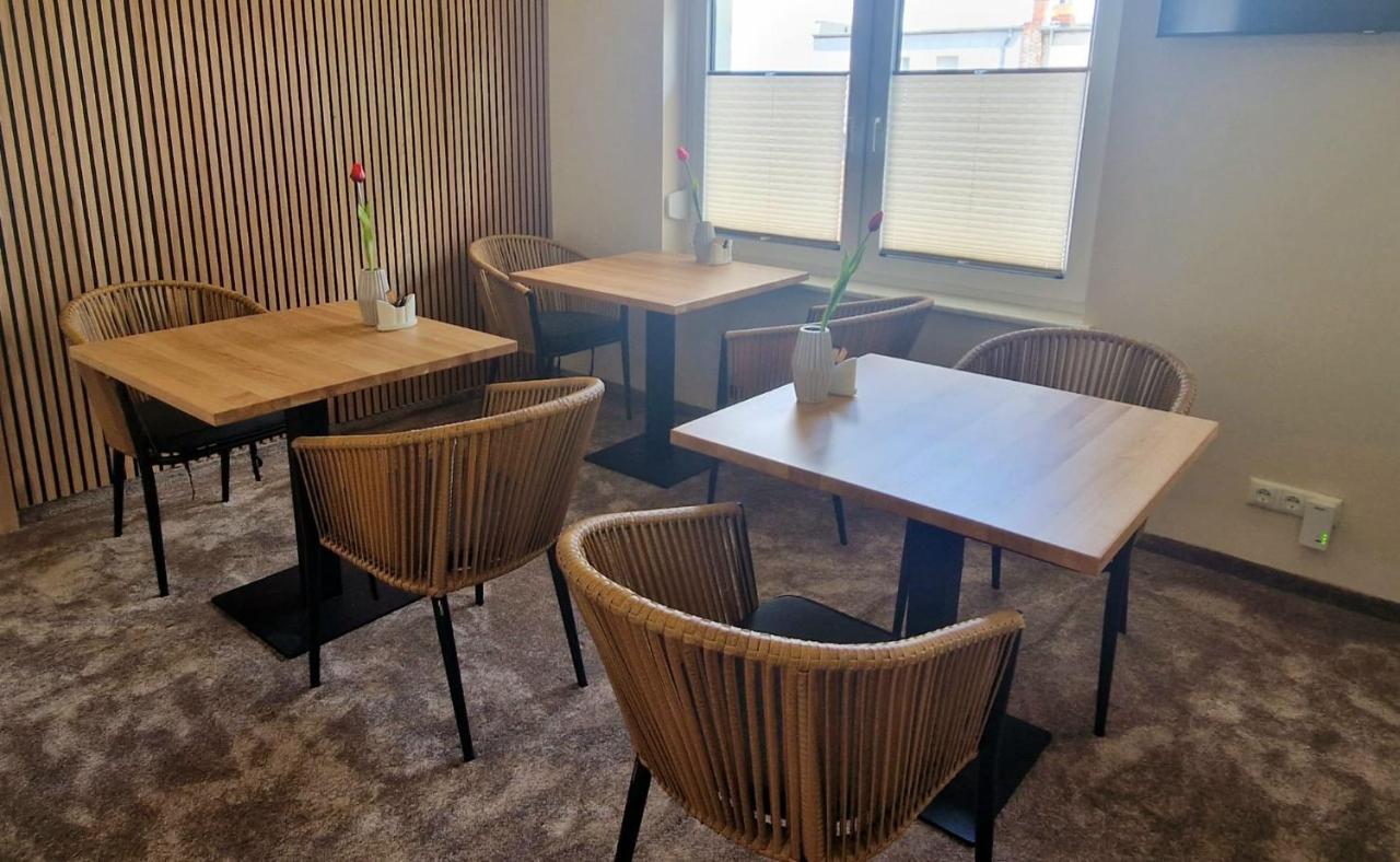 Hotel Rhin Inn Fehrbellin Buitenkant foto