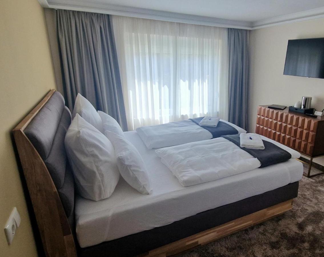 Hotel Rhin Inn Fehrbellin Buitenkant foto