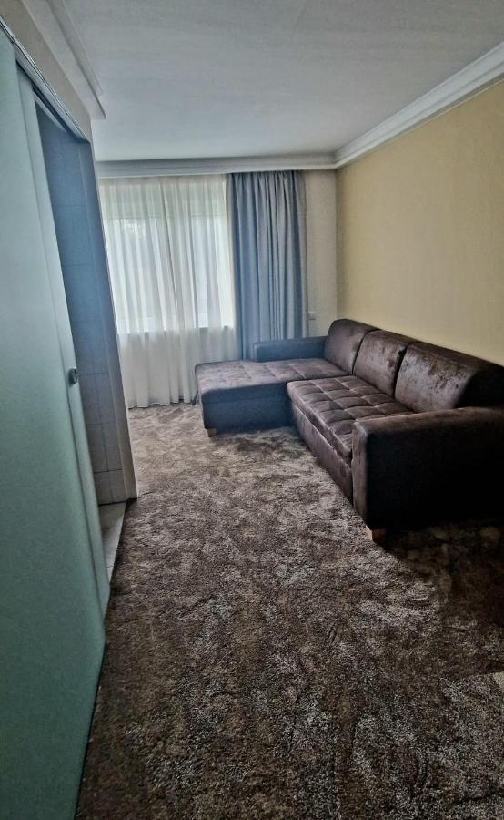 Hotel Rhin Inn Fehrbellin Buitenkant foto